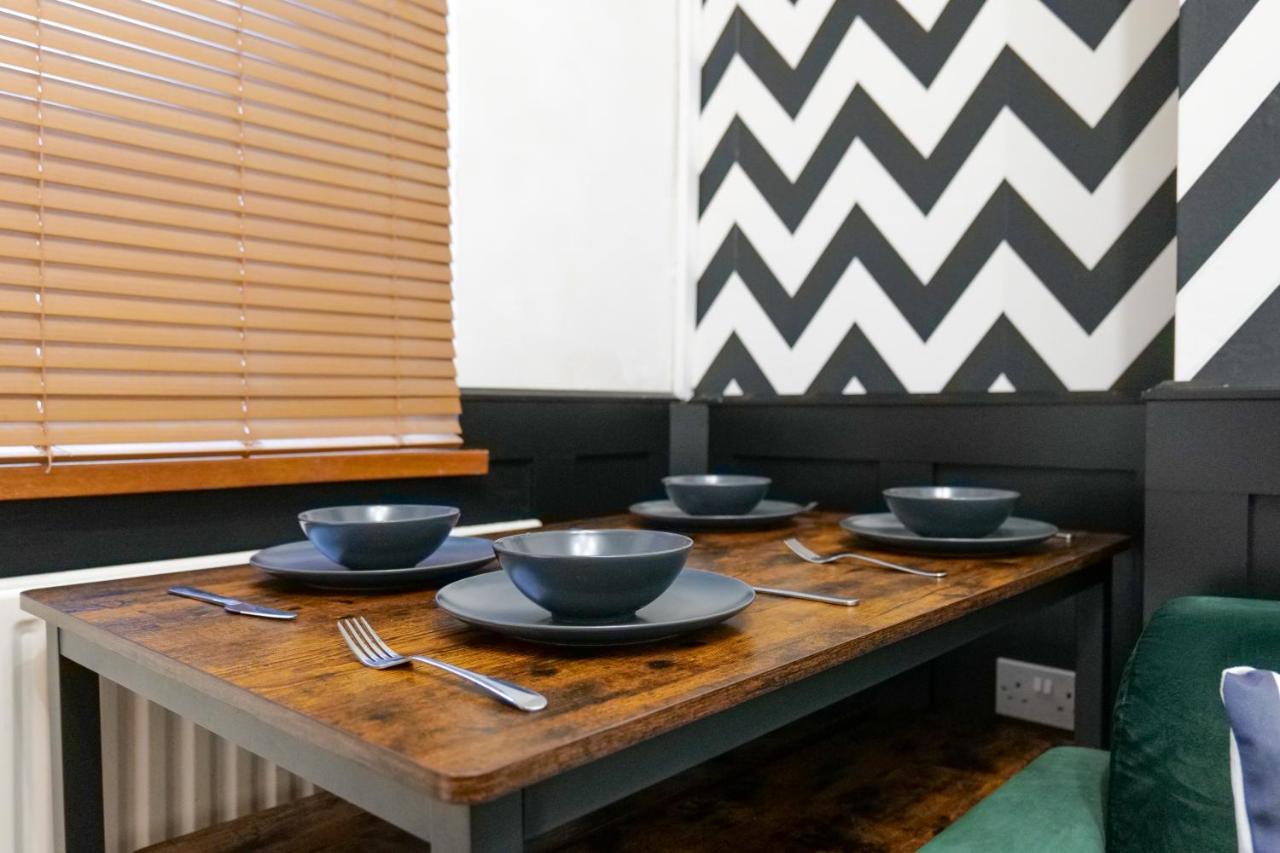 Broadway Belfast! Central Location! Sleeps 6! Exteriör bild
