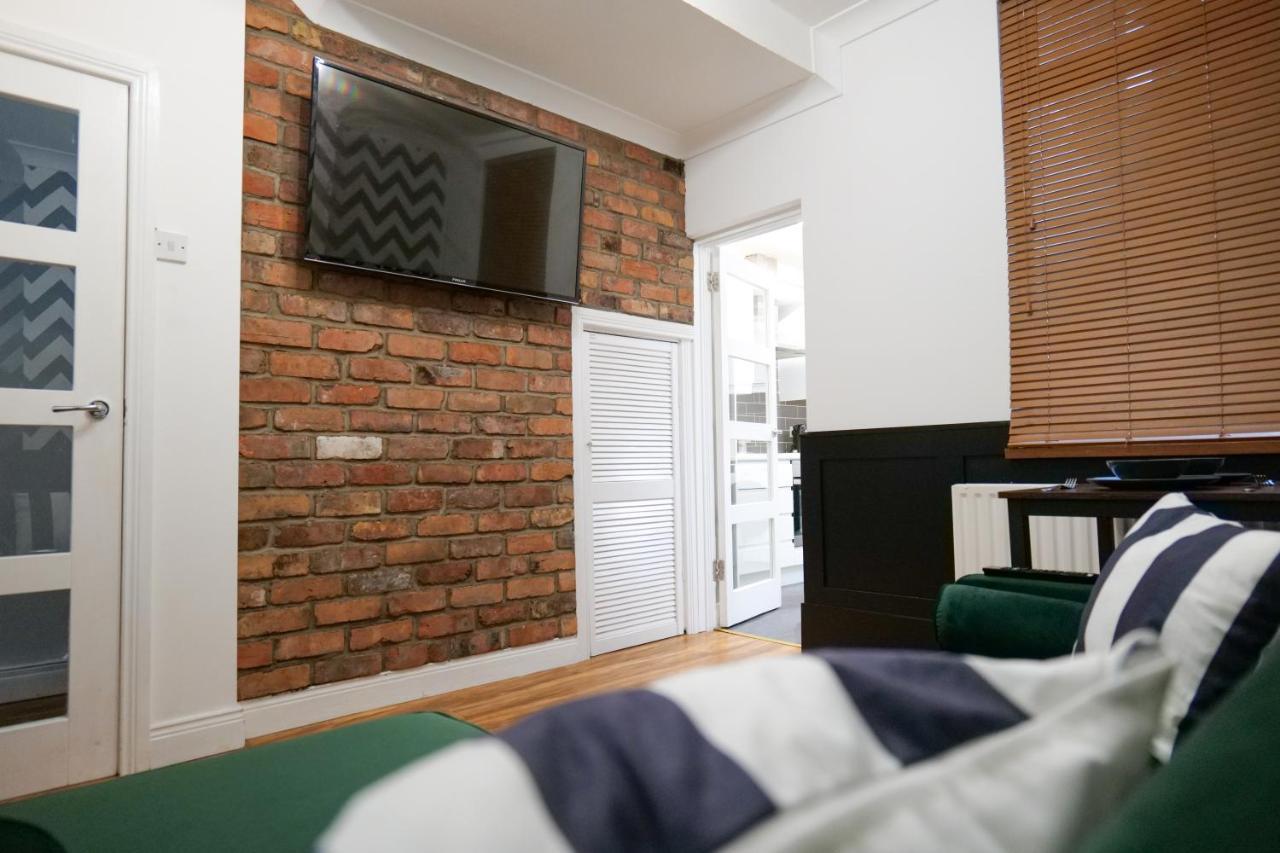 Broadway Belfast! Central Location! Sleeps 6! Exteriör bild