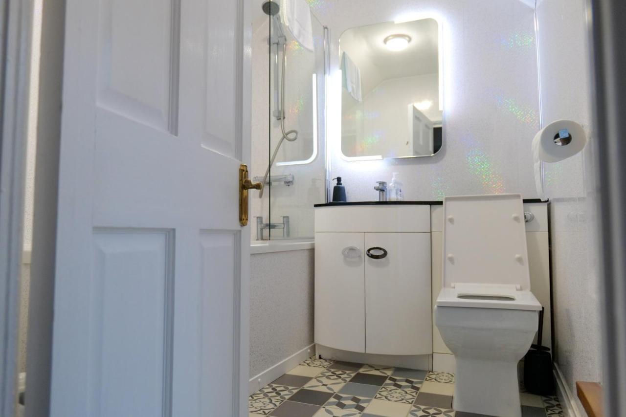 Broadway Belfast! Central Location! Sleeps 6! Exteriör bild