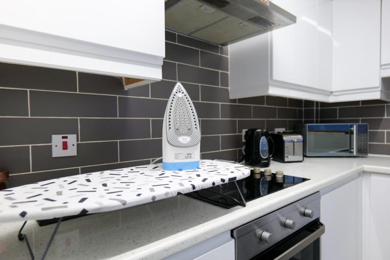 Broadway Belfast! Central Location! Sleeps 6! Exteriör bild